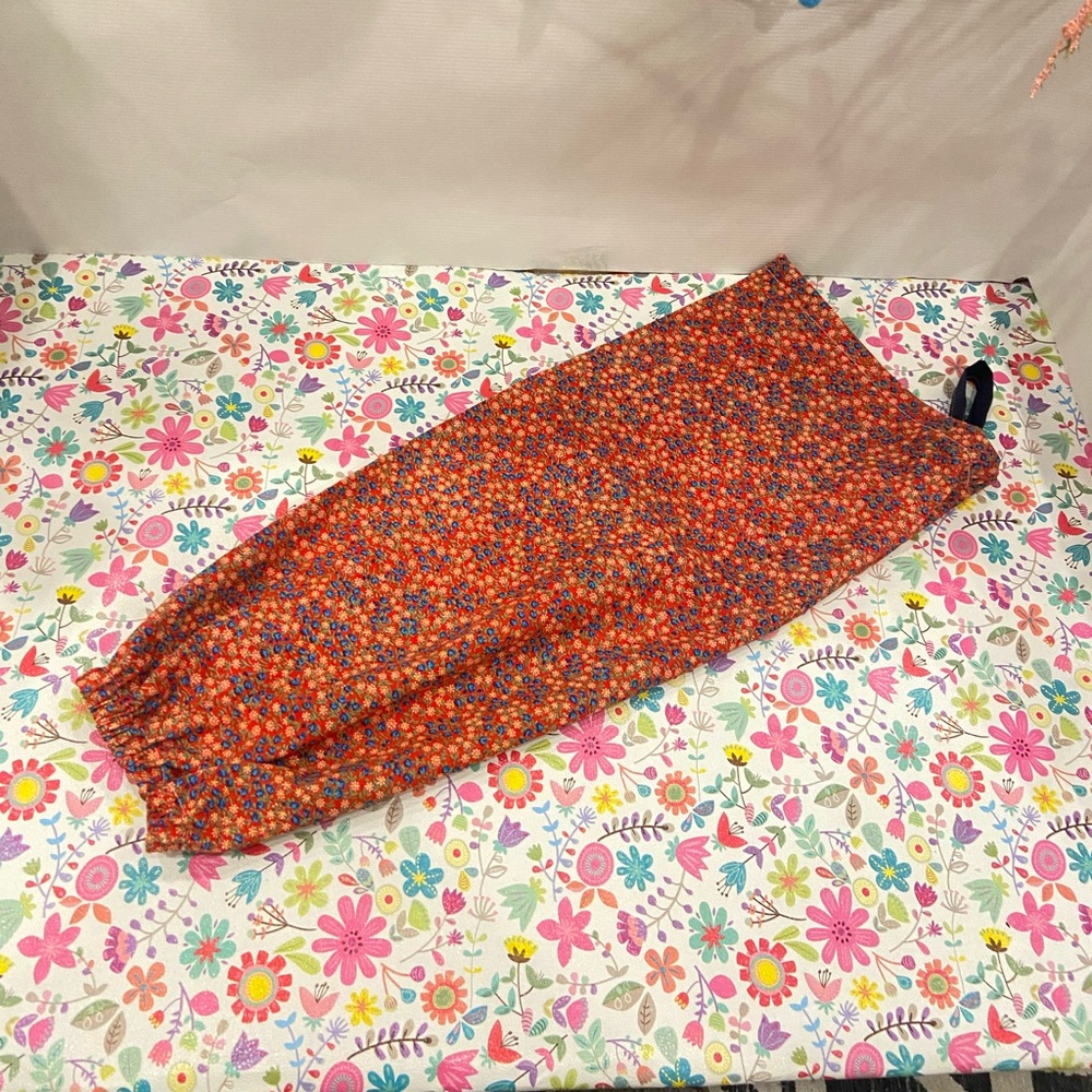 NEW- Plastic bag holder